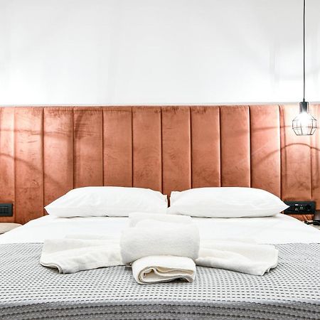 Aeolos Luxury Suites Athens Exterior photo