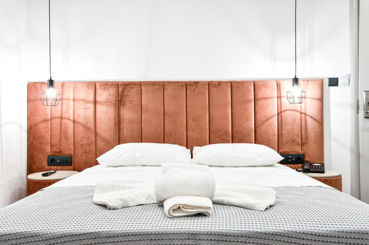 Aeolos Luxury Suites Athens Exterior photo